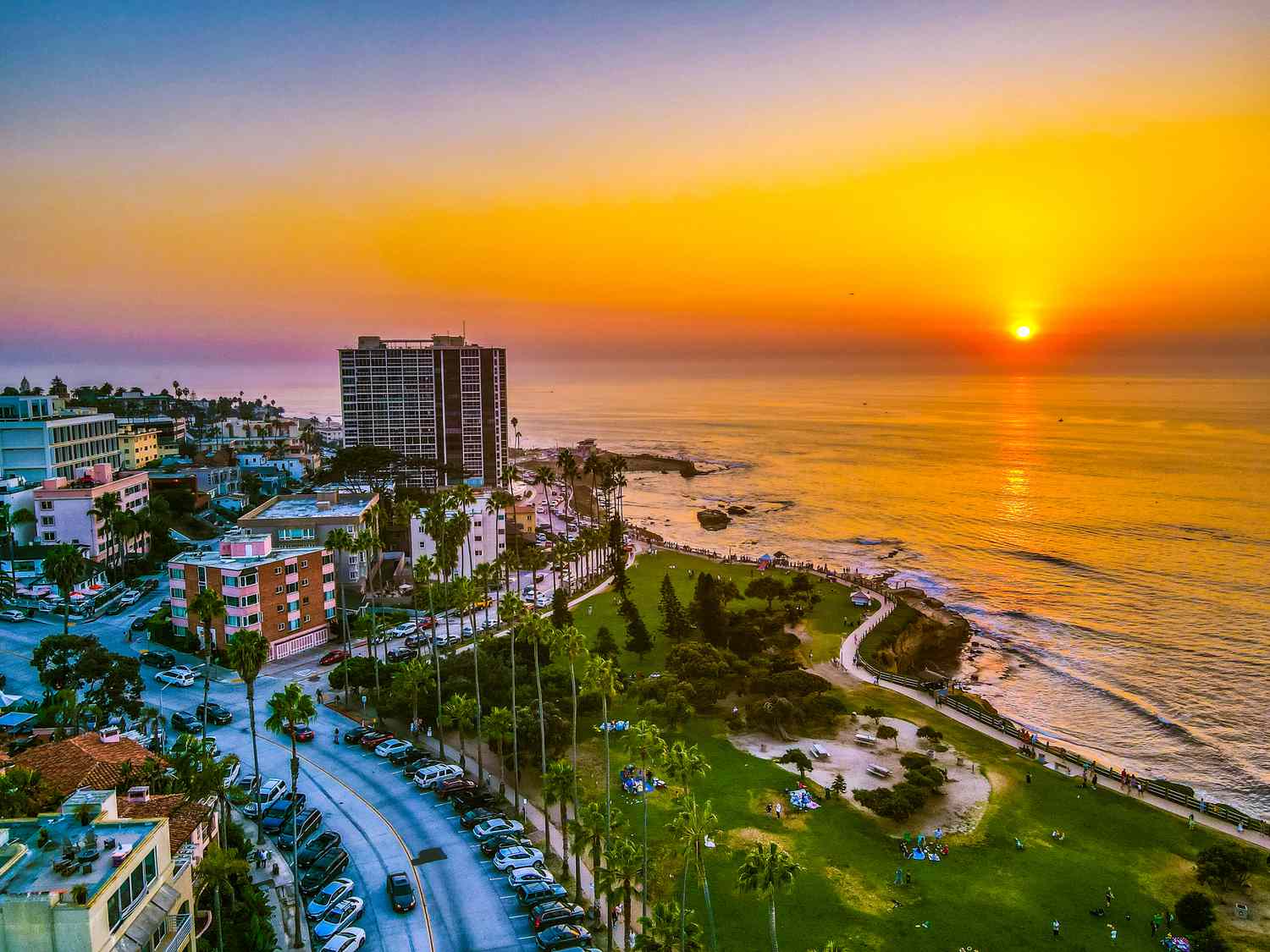 Window Cleaning in La Jolla: Winning the Battle Against Salt Spray and Hard Water